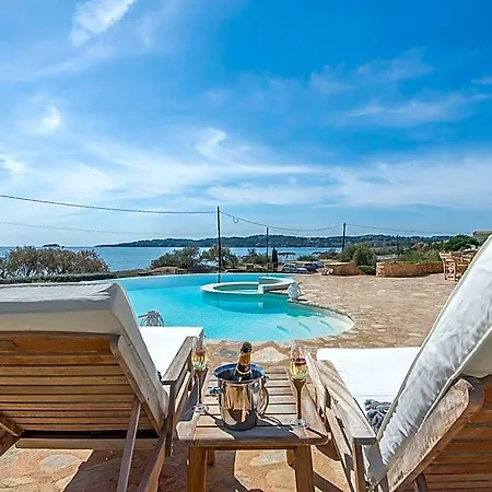 In Peloponnese By Petrothalassa Hotel